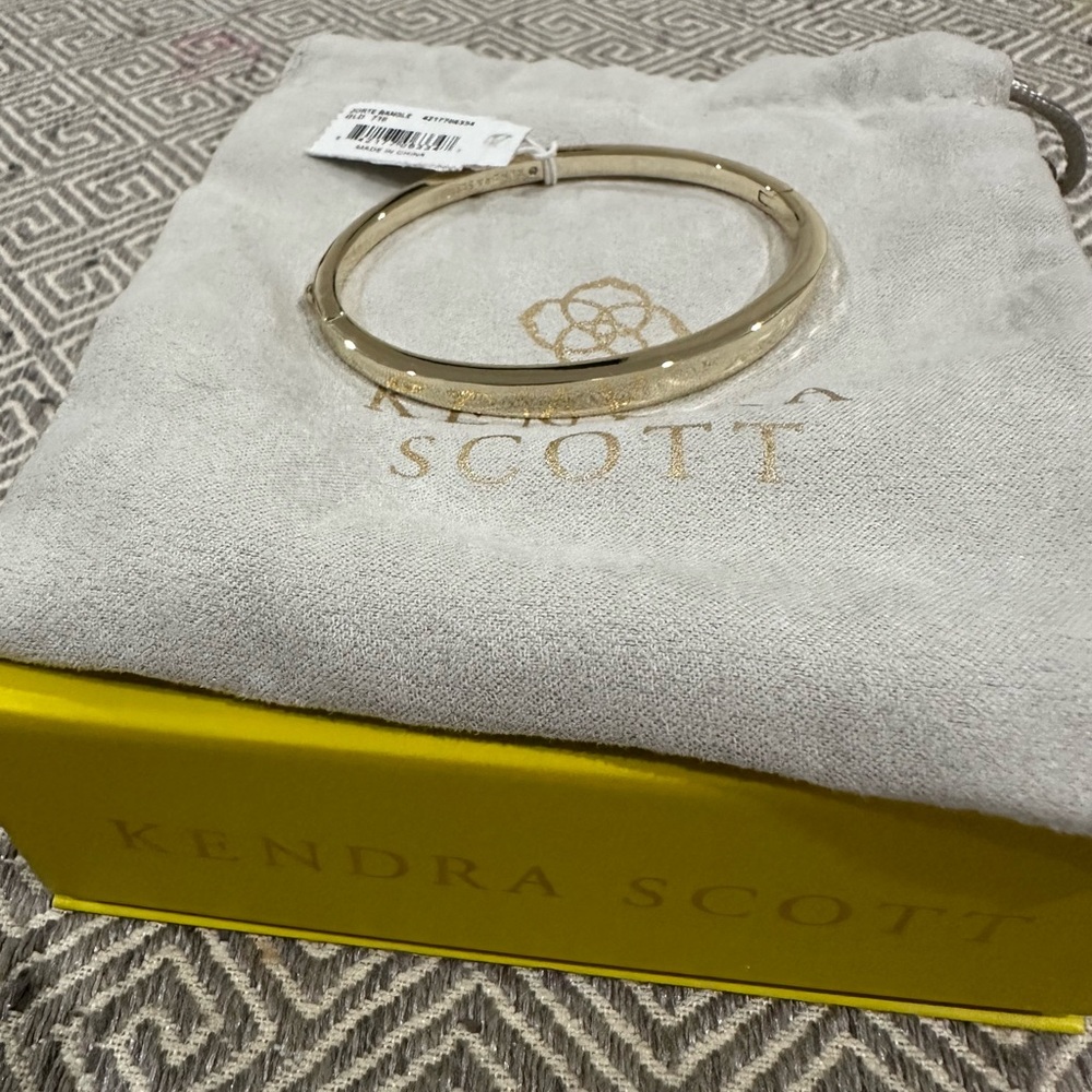 Kendra Scott bracelet